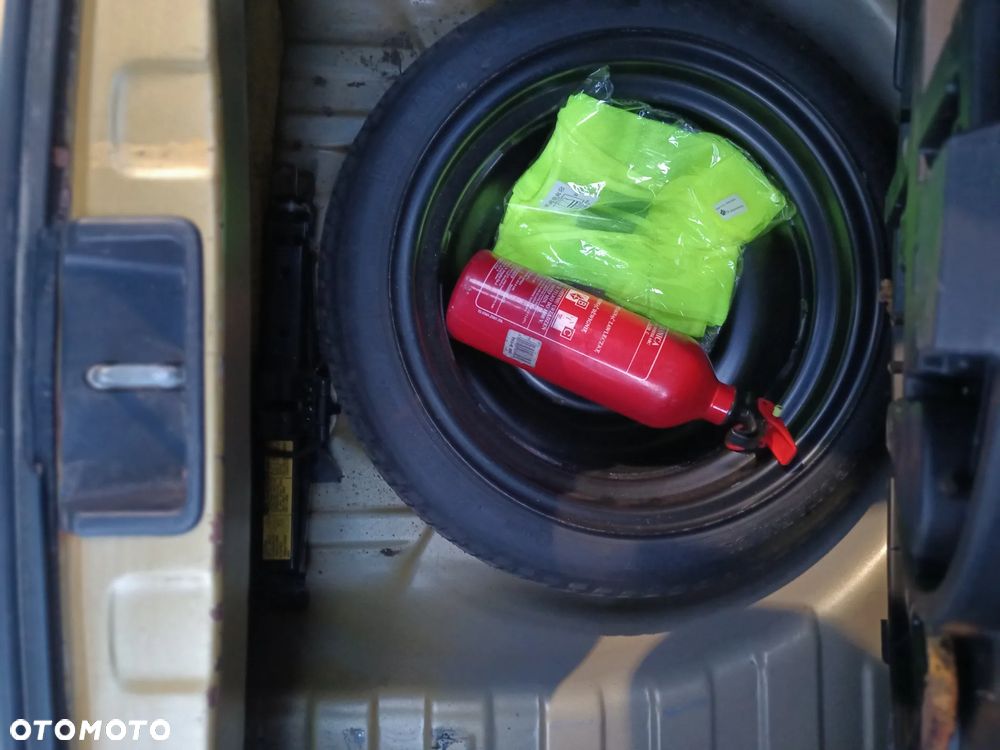 Toyota Yaris 1.0 Base - 19