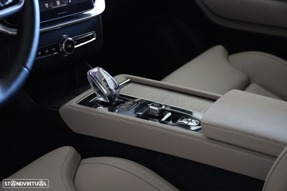 Volvo XC 90 2.0 T8 PHEV Plus Dark AWD - 21