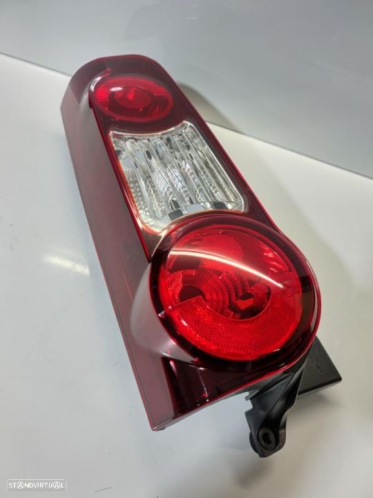 Farolim Farol Novo Traseiro Partner Berlingo Esq. (B9) 2012 a 2018 ( Interior Escuro ) - 1