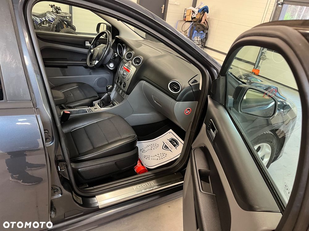 Ford Focus 1.6 TDCi Sport - 17