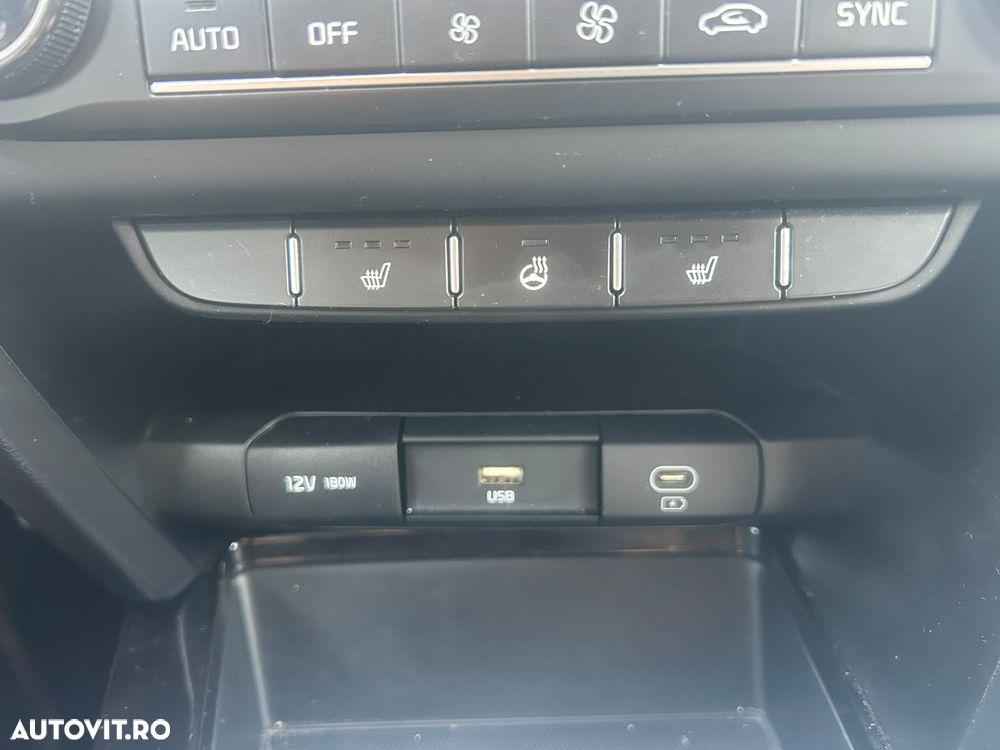 Kia Ceed - 34