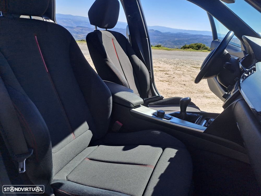 BMW 320 d Line Sport - 13