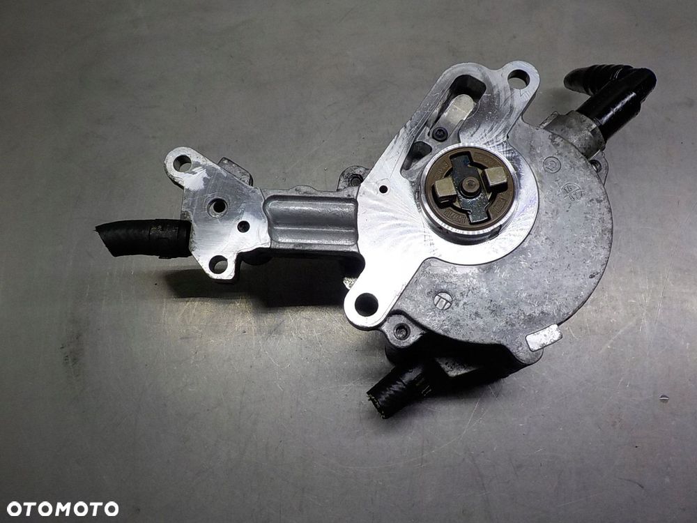 VW GOLF V POMPA VACUM 038145209M - 1