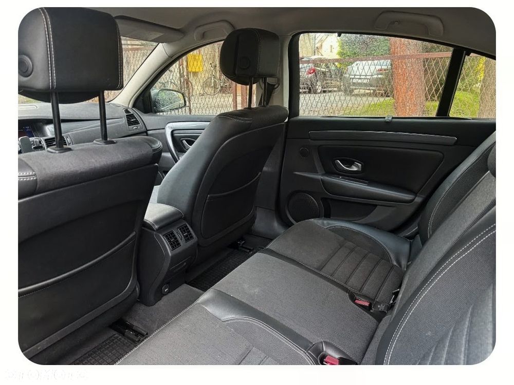 Renault Laguna 2.0 Black Edition - 16
