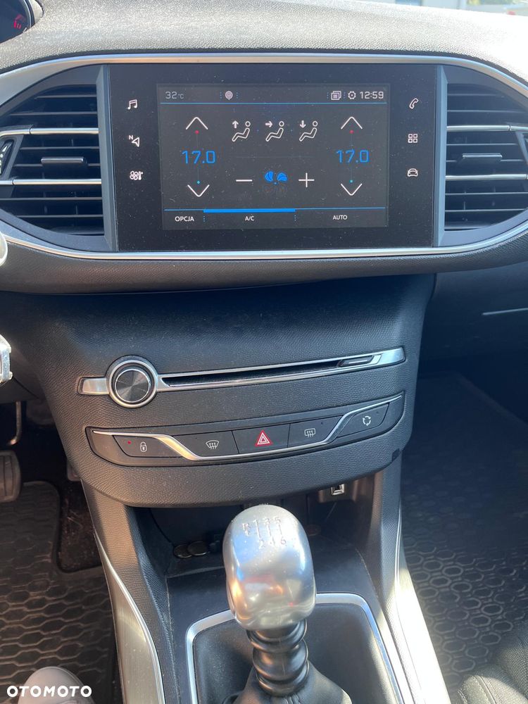 Peugeot 308 1.2 PureTech Allure S&S - 21