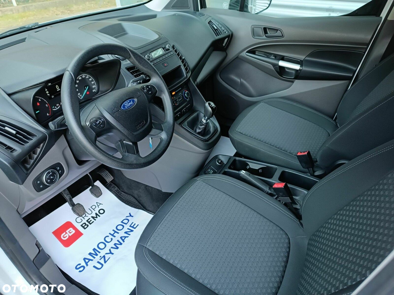 Ford Transit Connect - 9