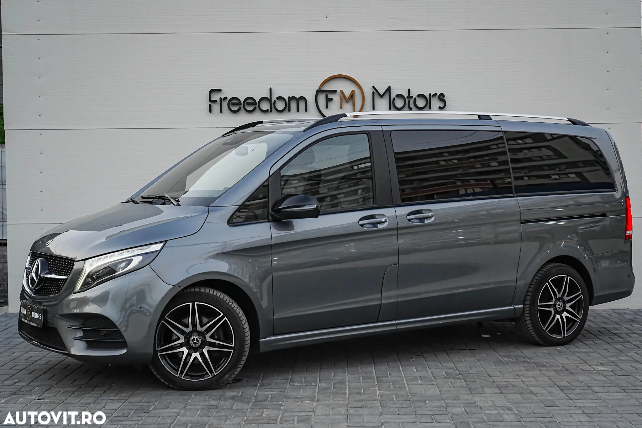 Mercedes-Benz V 300 d lang 4Matic 9G-TRONIC Avantgarde Edition 2023 - 7