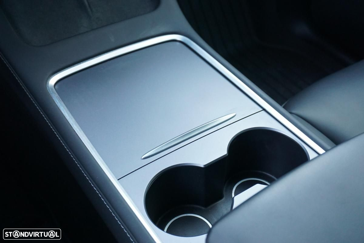 Tesla Model Y - 18