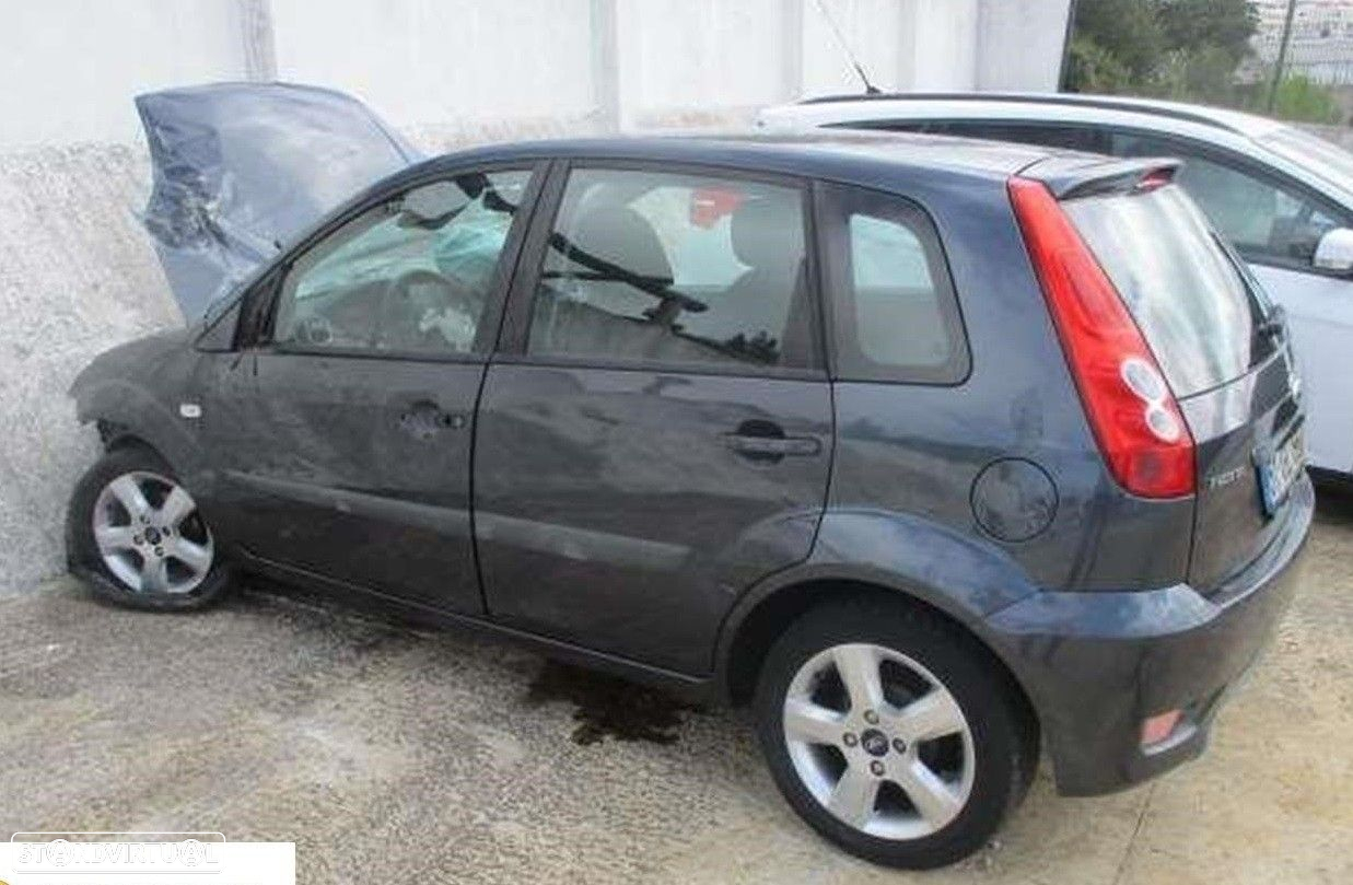 Ford Fiesta mk5 1.2i de 2008 disponível para peças PARA CHOQUES DE TRAS VENDIDO - 2