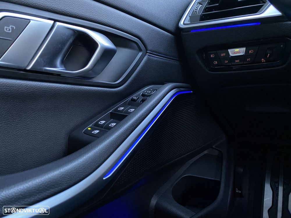 BMW 318 d Pack Desportivo M Auto - 59