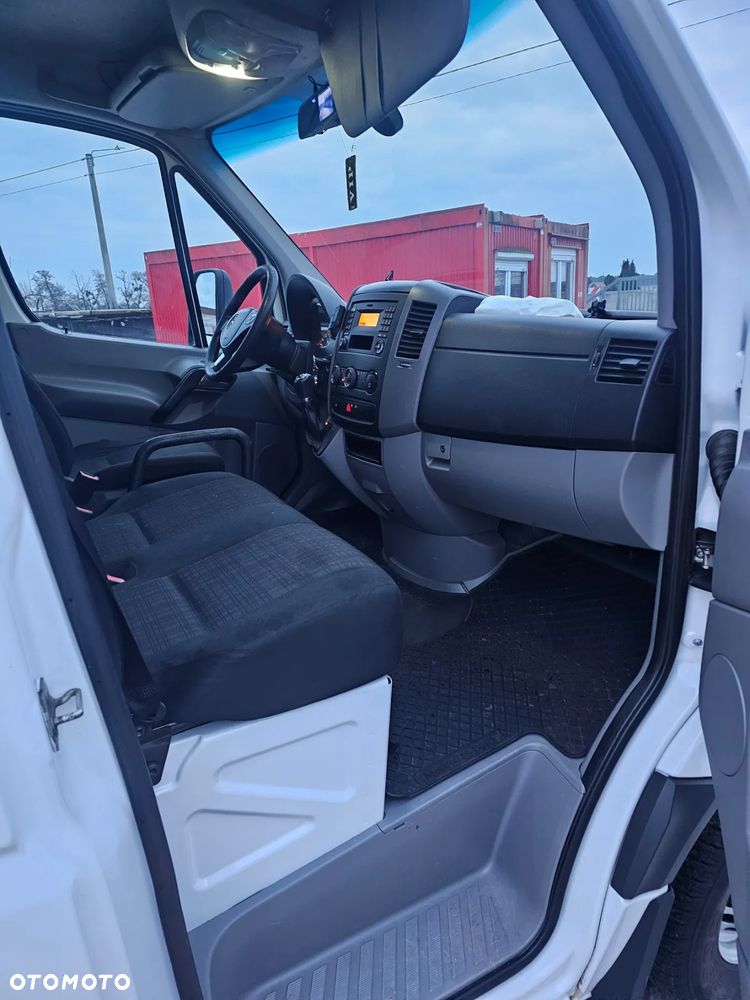 Mercedes-Benz Sprinter - 13