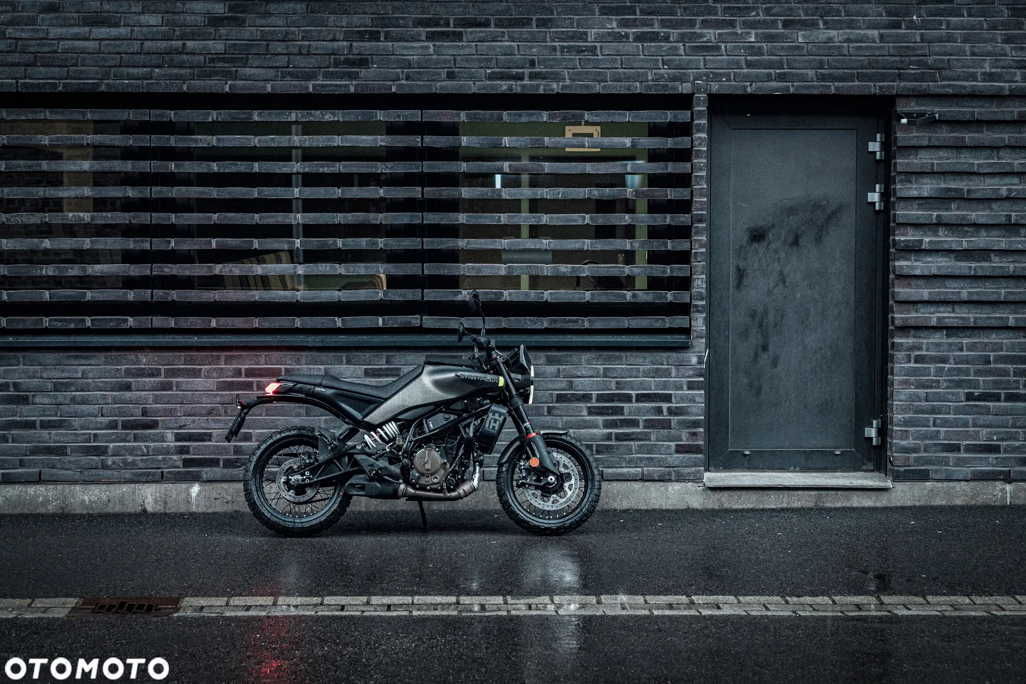 Husqvarna Svartpilen - 15