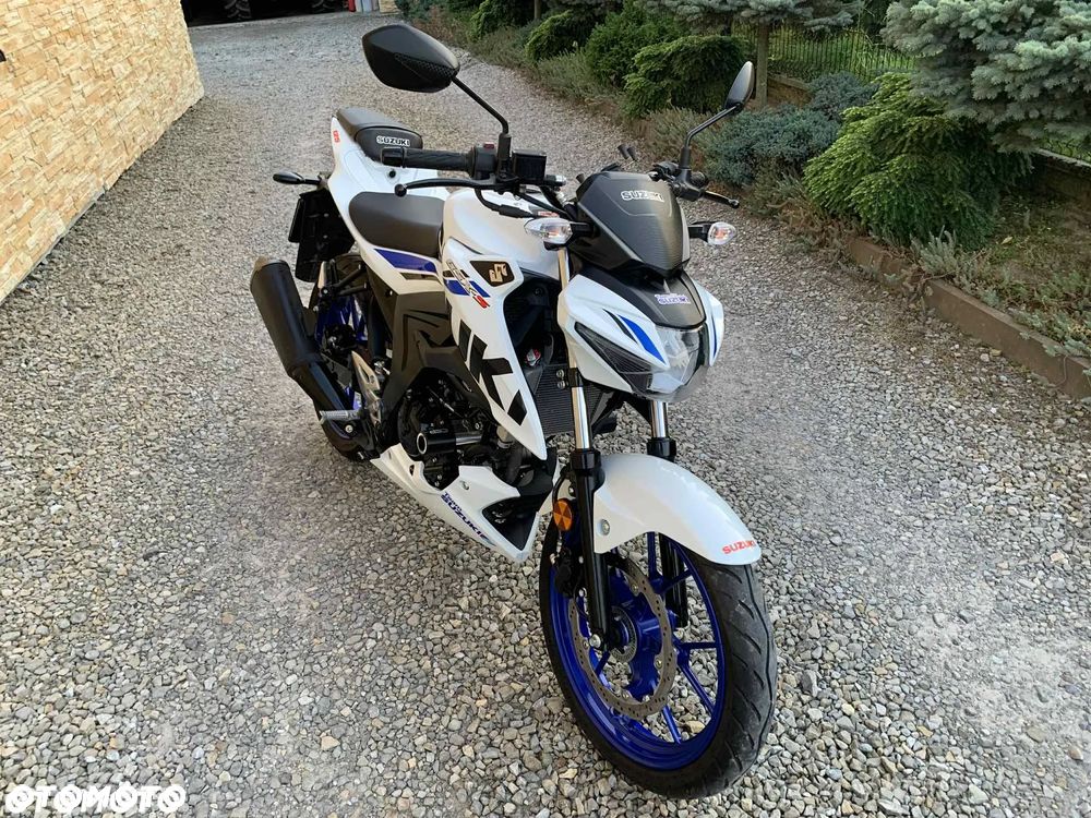 Suzuki GSX - 8