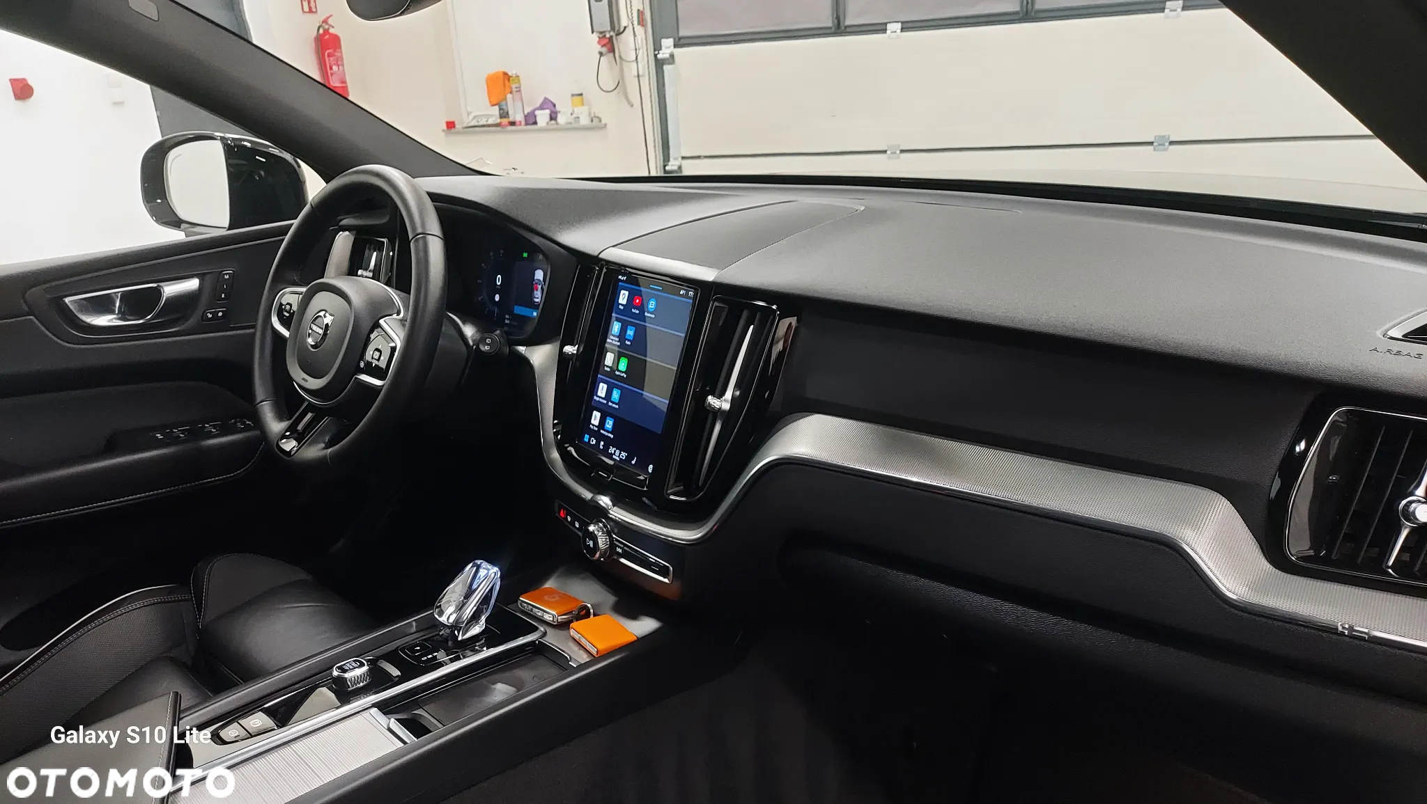 Volvo XC 60 B4 D AWD Plus Dark - 30