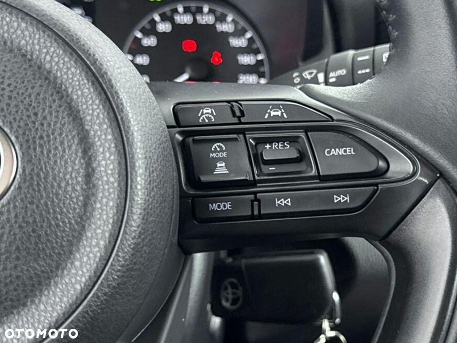Toyota Yaris - 10