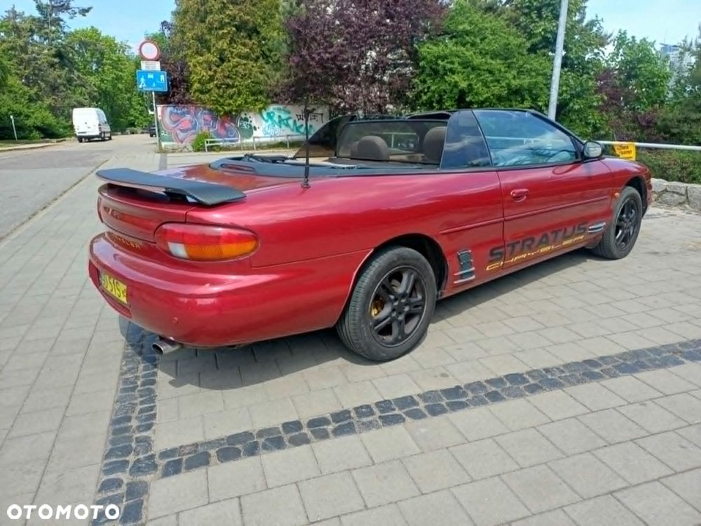Chrysler Stratus - 4