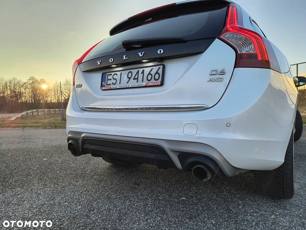 Volvo V60 D6 AWD Plug-in Hybrid Summum - 19