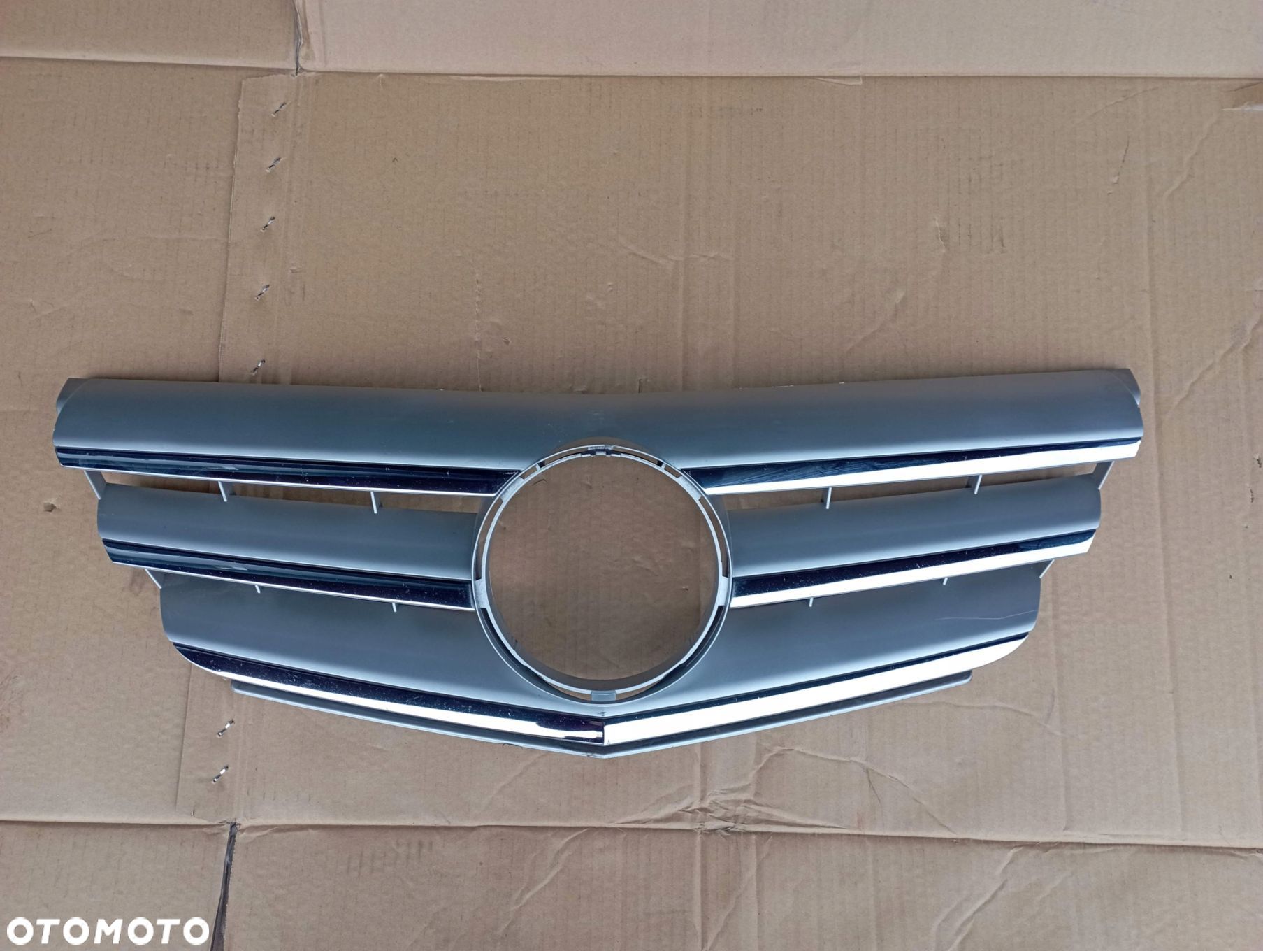MERCEDES W245 GRILL ATRAPA A1698881660 - 1