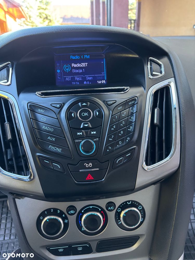 Ford Focus 1.6 Ambiente - 12