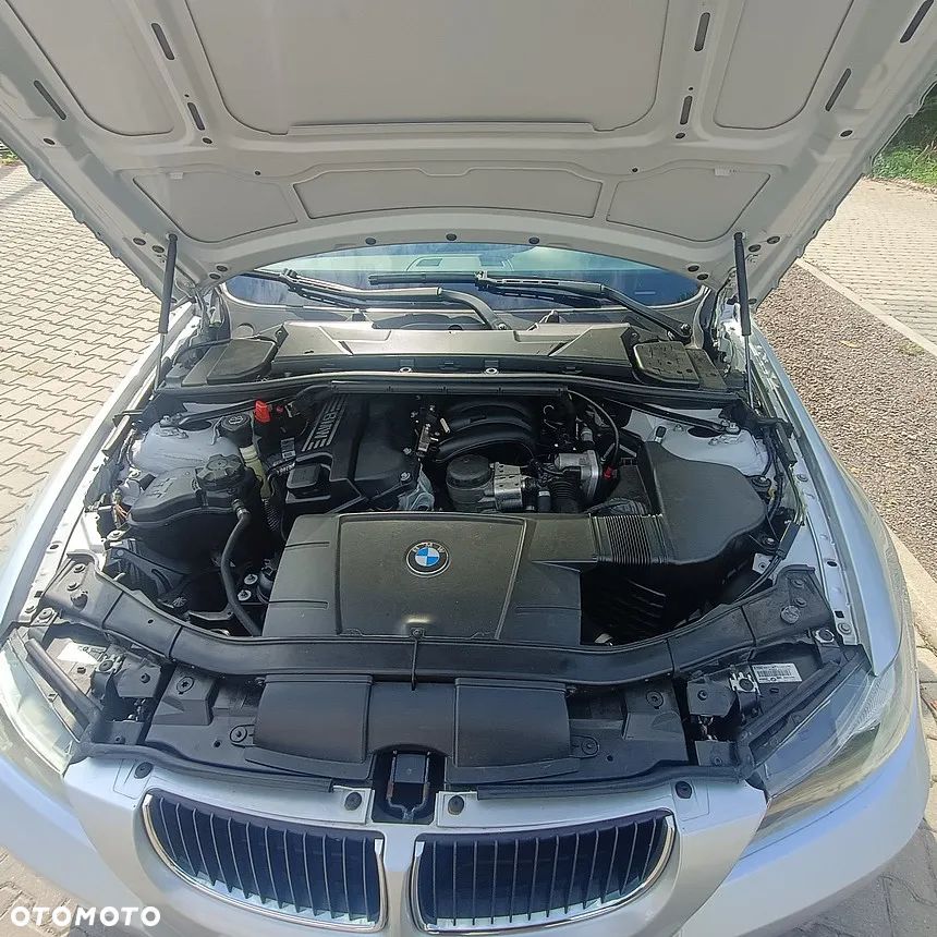 BMW Seria 3 318i - 8