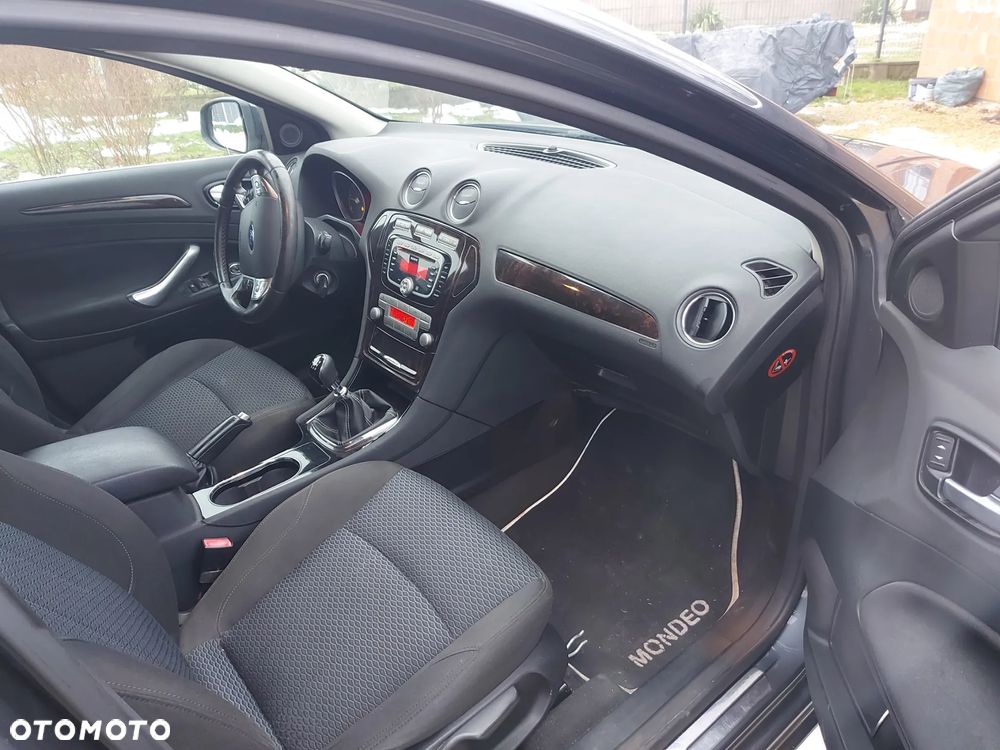 Ford Mondeo 2.0 TDCi Ghia - 5