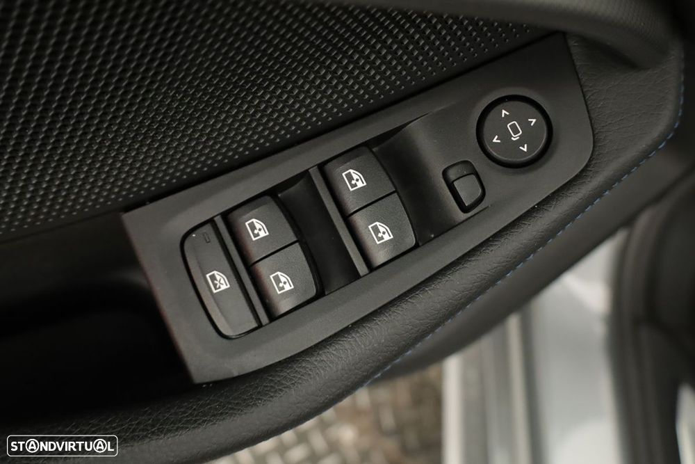 BMW 116 d Pack Desportivo M Auto - 21