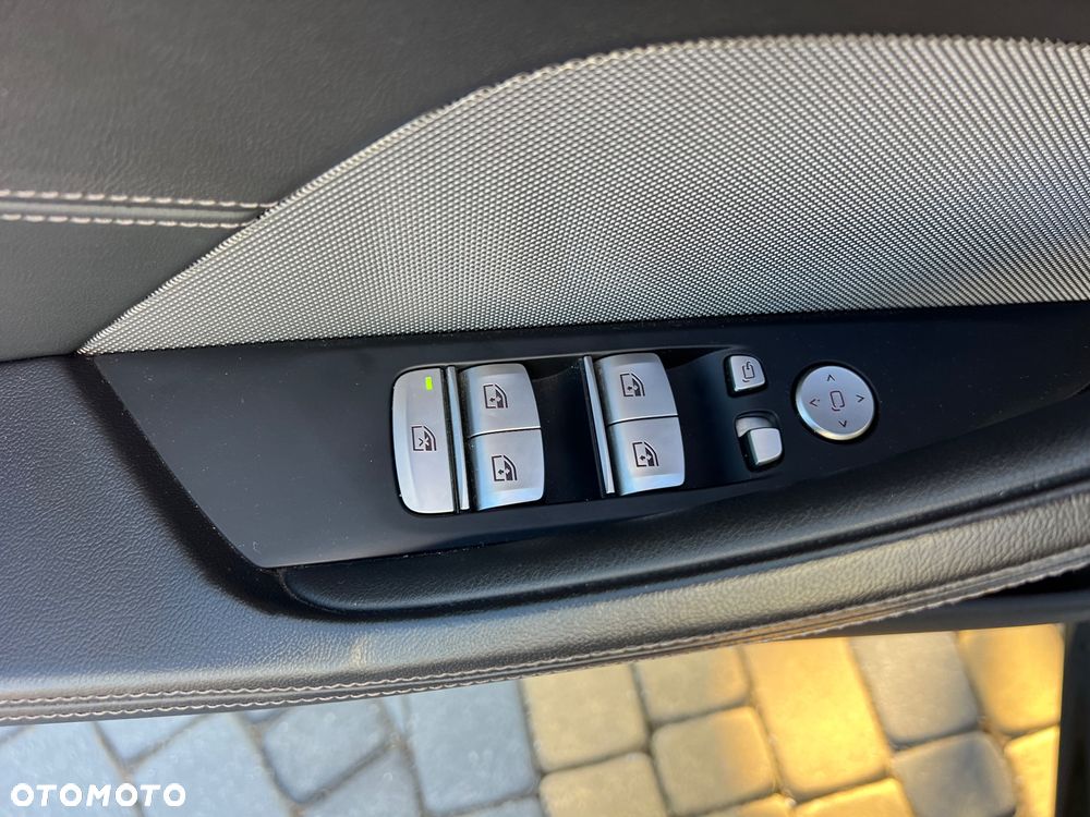 BMW Seria 8 - 30