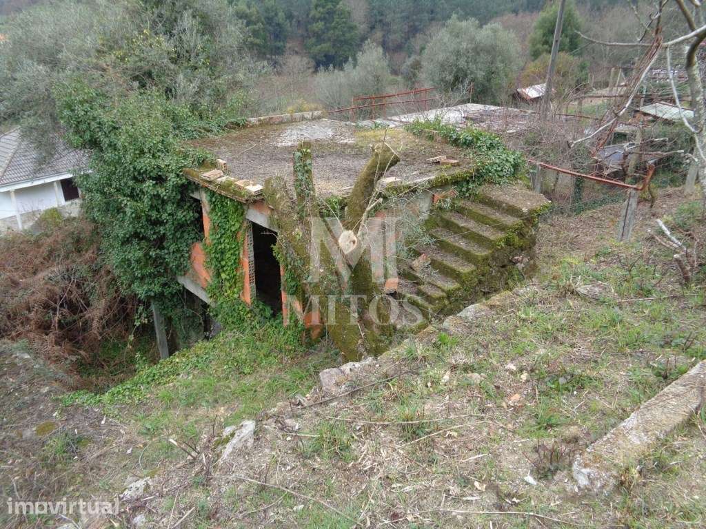 Terreno com ruina para venda na Labruja - Ponte de Lima - Grande imagem: 3/16