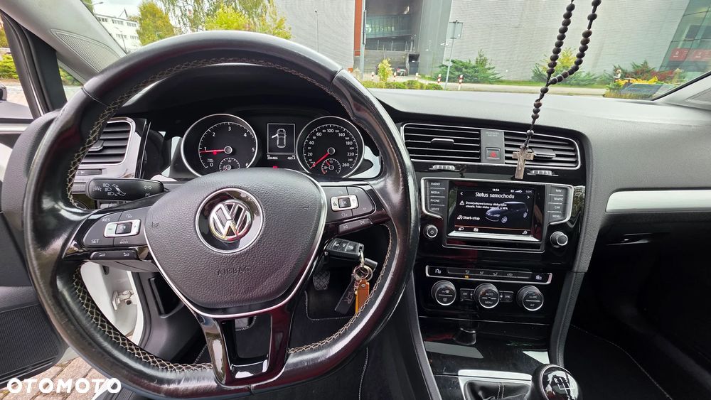 Volkswagen Golf - 21