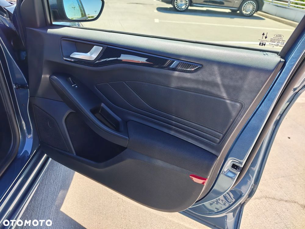 Ford Focus 1.0 EcoBoost mHEV ST-Line X - 19