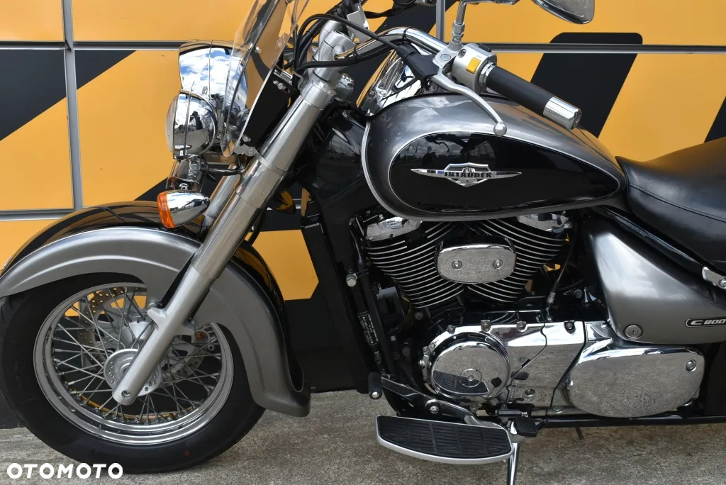 Suzuki Intruder - 9