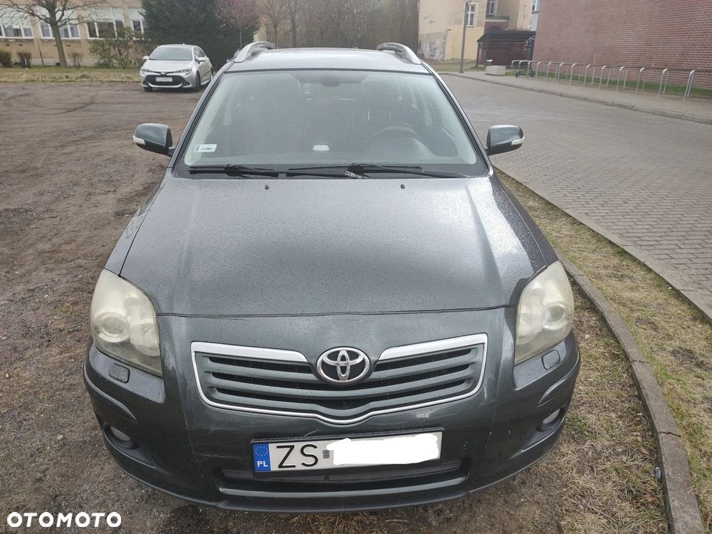 Toyota Avensis 2.0 VVT-i Sol plus Premium - 1