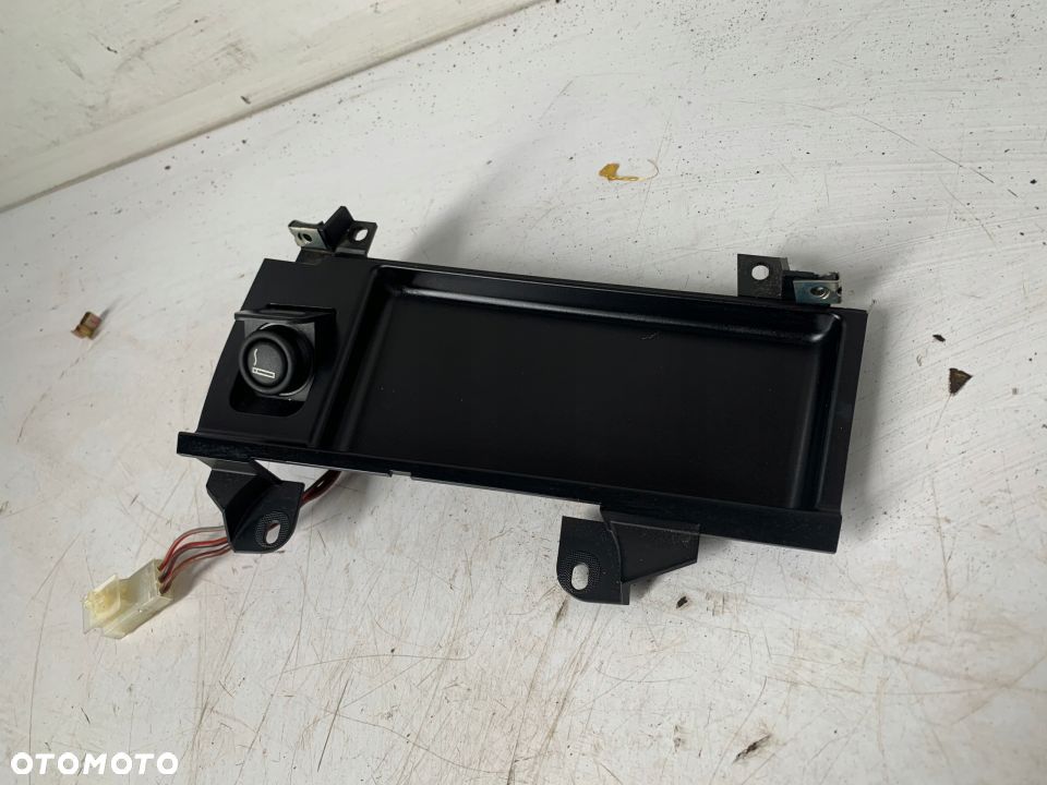 PÓŁKA GNIAZDO ZAPALNICZKI 12V BMW E39 EUROPA - 3