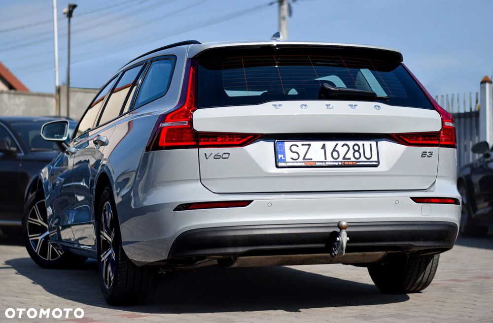 Volvo V60 B3 B DKG Momentum Pro - 33
