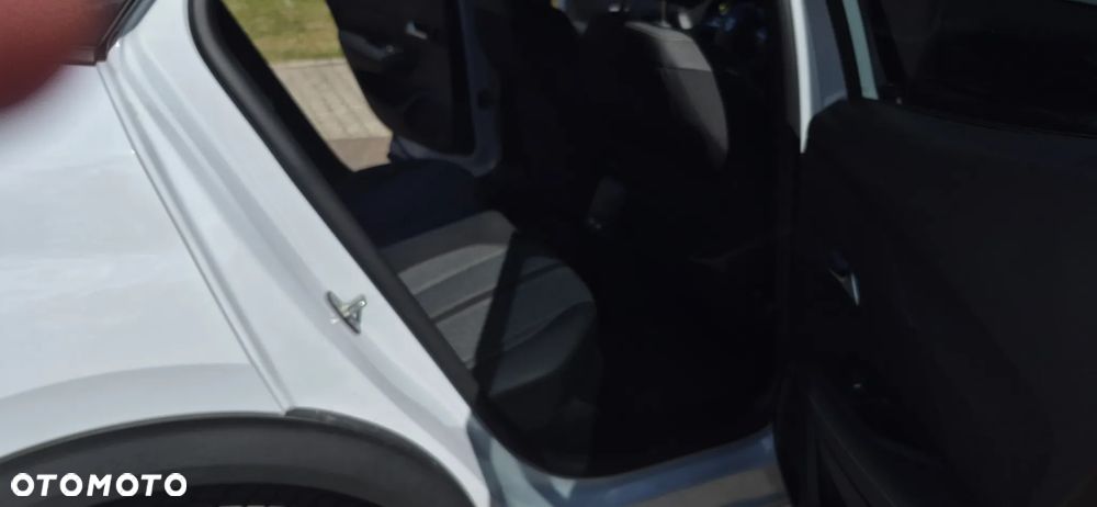 Peugeot 2008 1.2 PureTech Allure Pack S&S EAT8 - 3