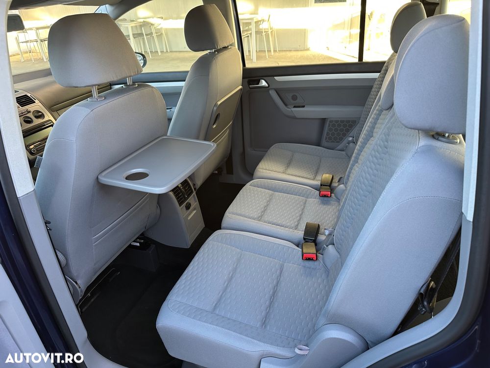 Volkswagen Touran 1.4 TSI DSG Conceptline - 9