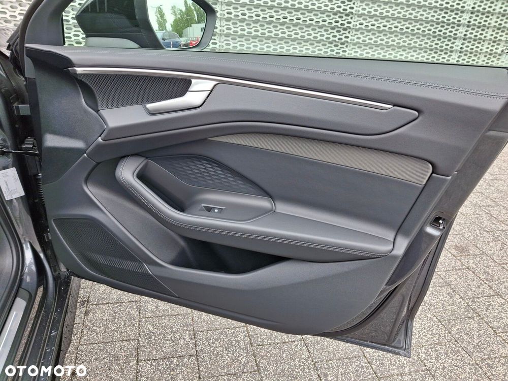 Audi A6 Avant - 16