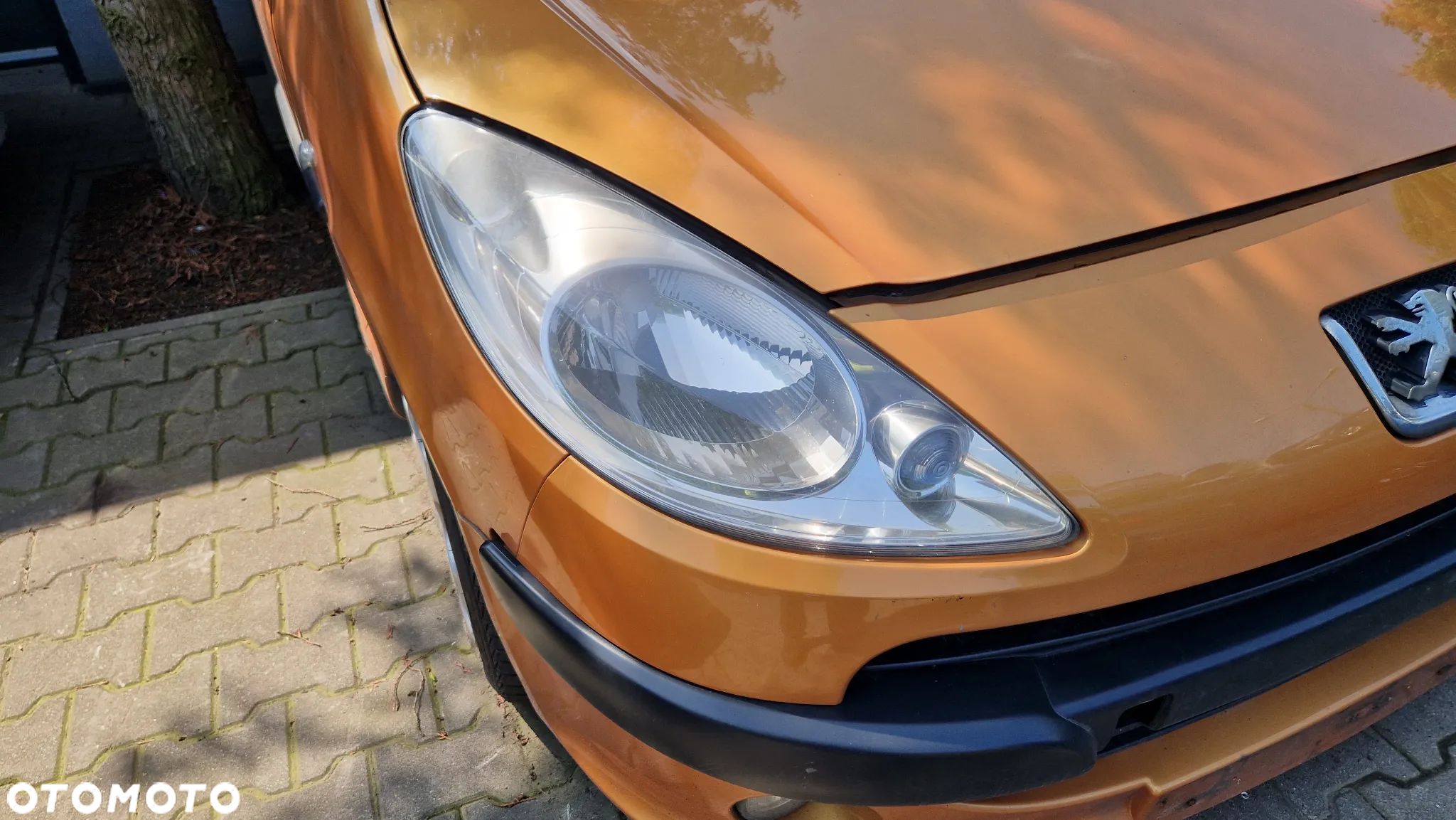 LAMPA/REFLEKTOR PRZEDNI PEUGOET 1007 - 1