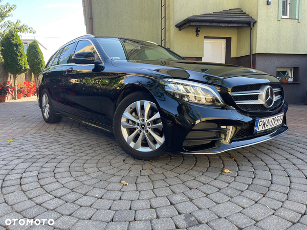 Mercedes-Benz Klasa C 220 d T 9G-TRONIC AMG Line