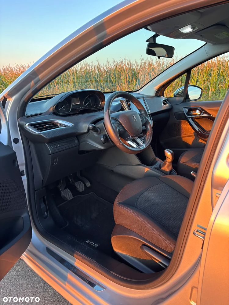 Peugeot 208 1.2 PureTech Style - 19