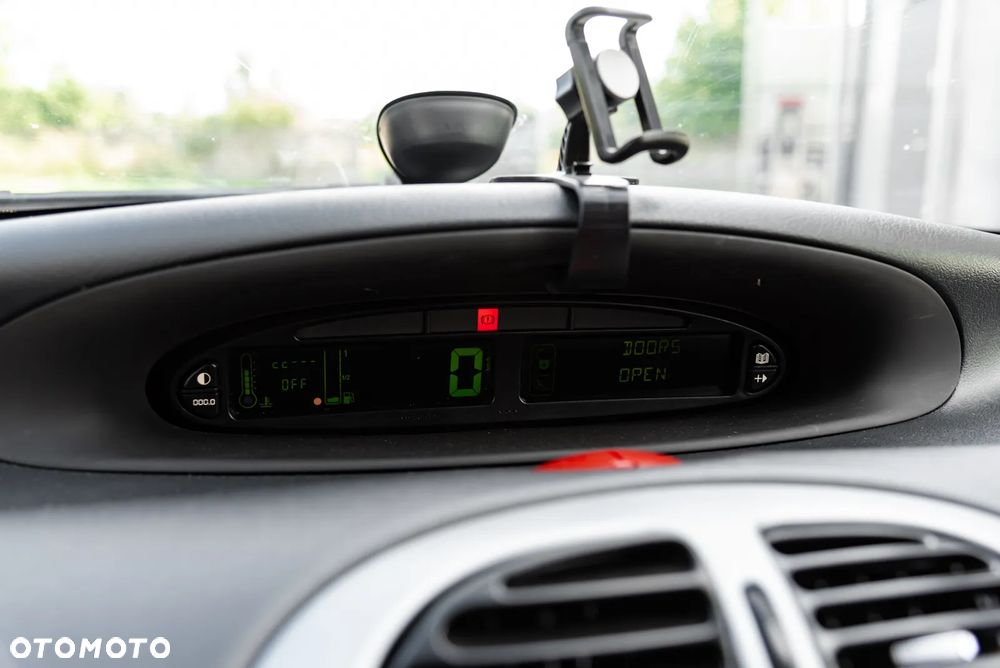 Citroën Xsara 1.6i Prestige Plus - 26