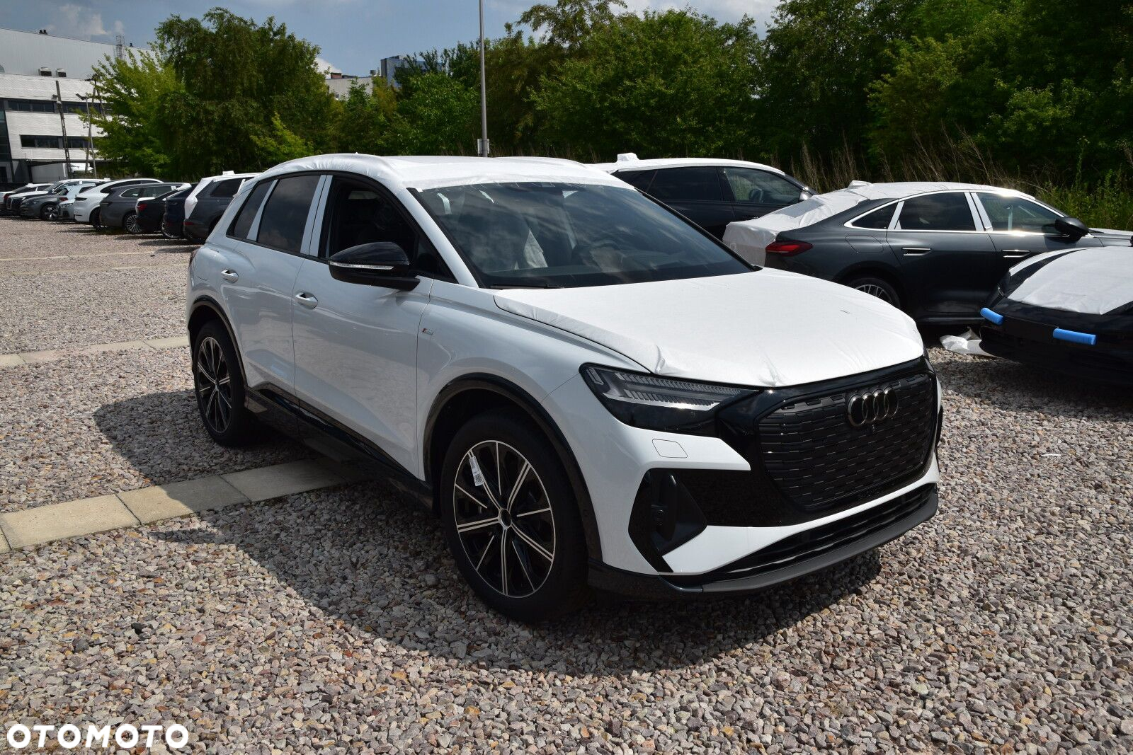 Audi Q4 e-tron - 4