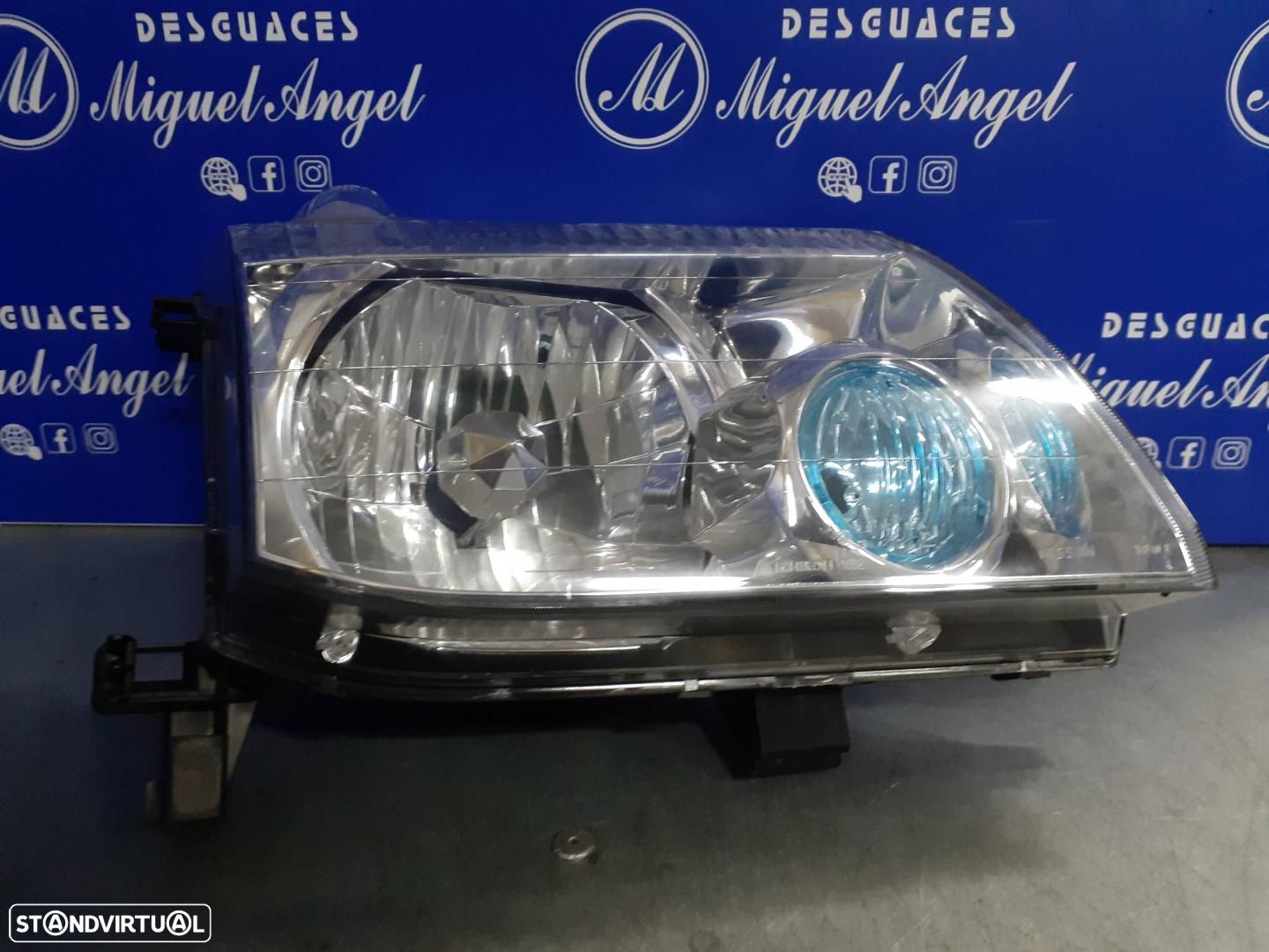FAROL DIREITO NISSAN X-TRAIL T30 - 1