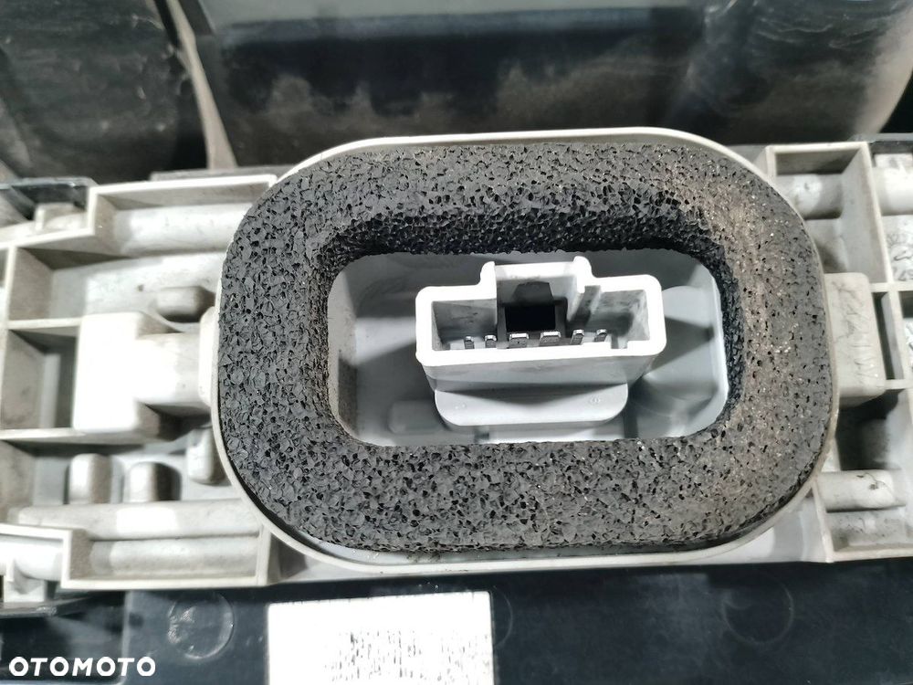 LAMPA TYLNA LEWA CITROEN BERLINGO II - 3