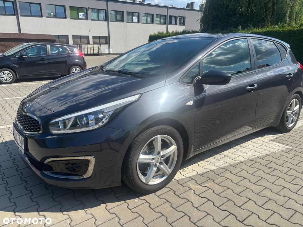 Kia Ceed - 8