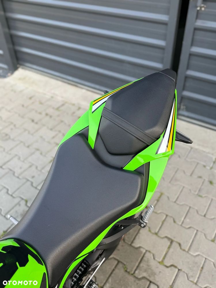 Kawasaki ZX - 22