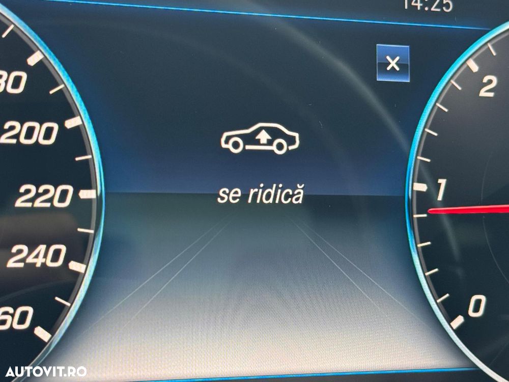 Mercedes-Benz E 220 d 4MATIC Aut. - 32