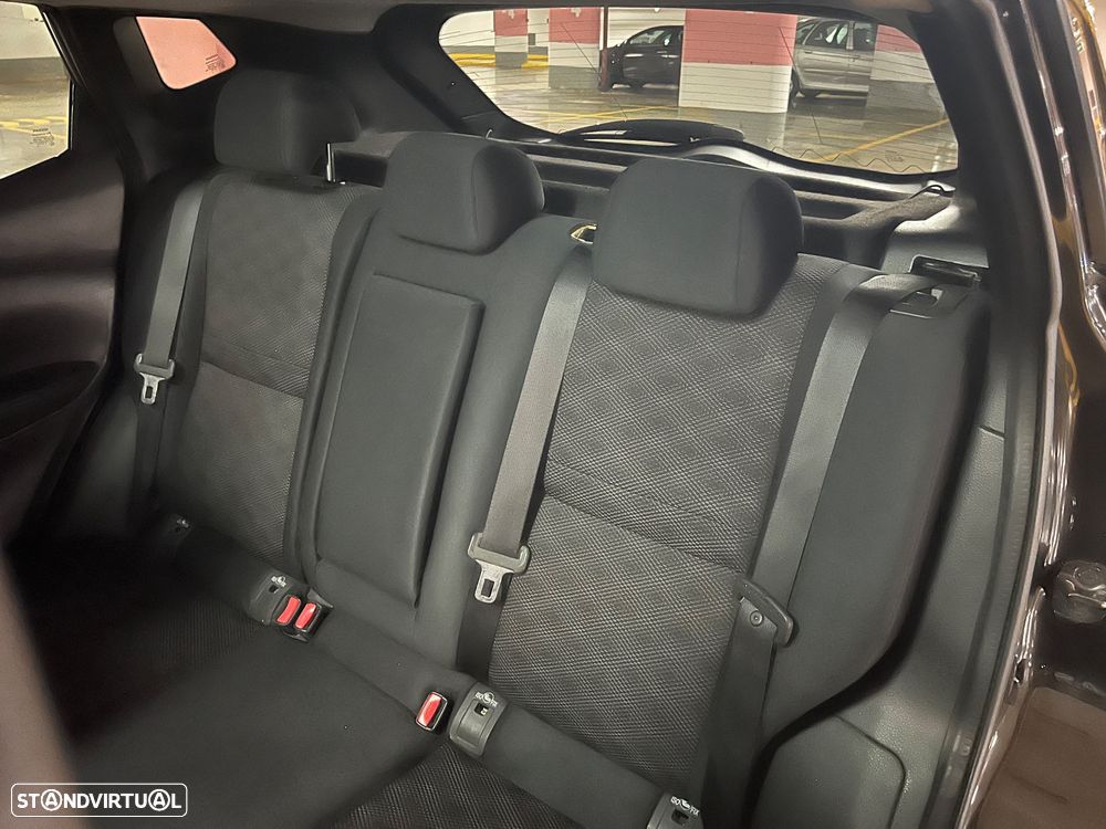 Nissan Qashqai 1.6 dCi Xtronic TEKNA - 11