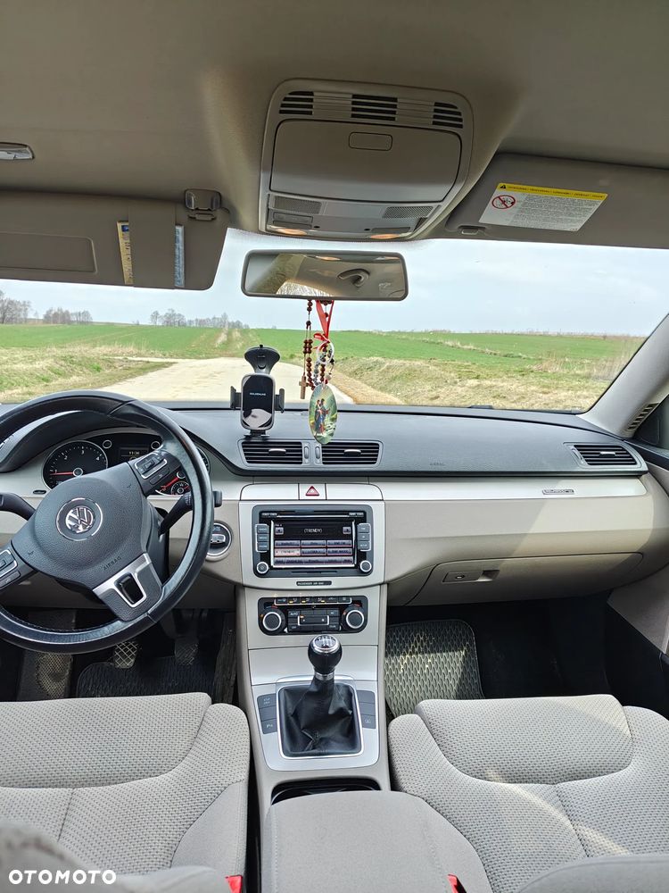 Volkswagen Passat 2.0 TDI Perfectline R-Style - 19