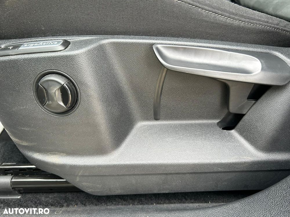 Volkswagen Tiguan 2.0 TDI SCR DSG ACTIVE - 25